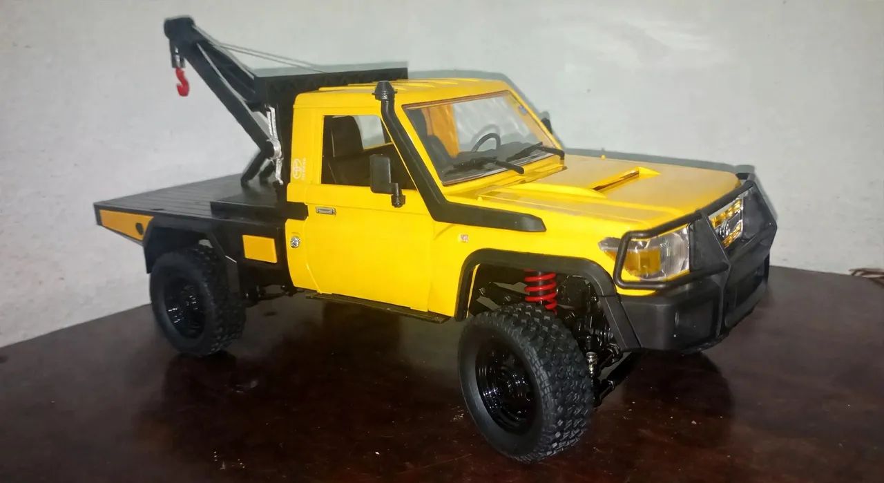 RC crawler mn 82t 
