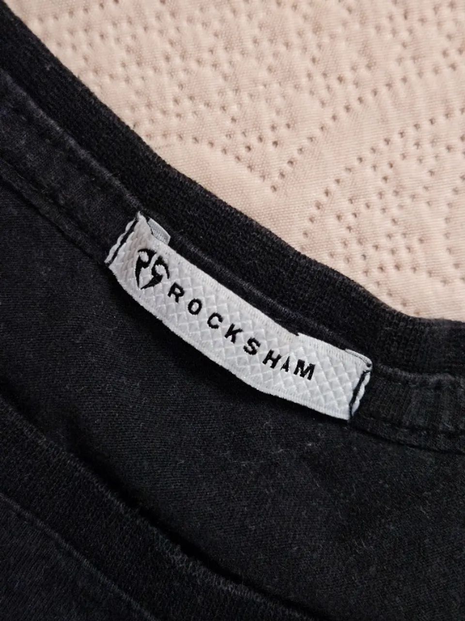 Camiseta cropped estampada preta tam GG - Foto 5