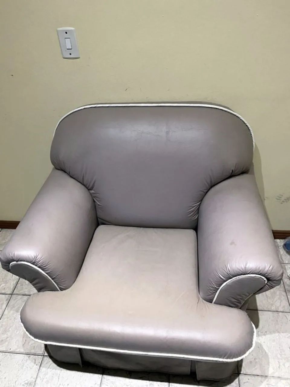 Sofá 2 lugares + 2 poltronas em corino - Foto 3
