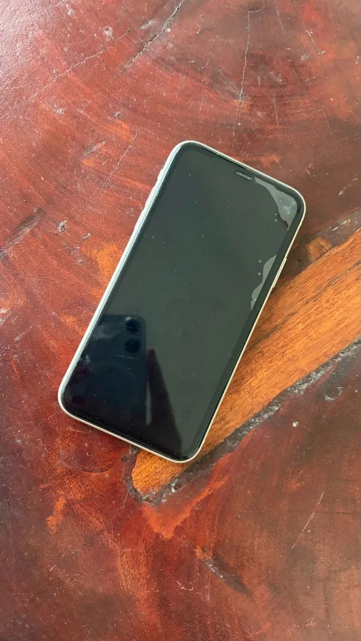 iPhone 11 - 64 gb - branco
