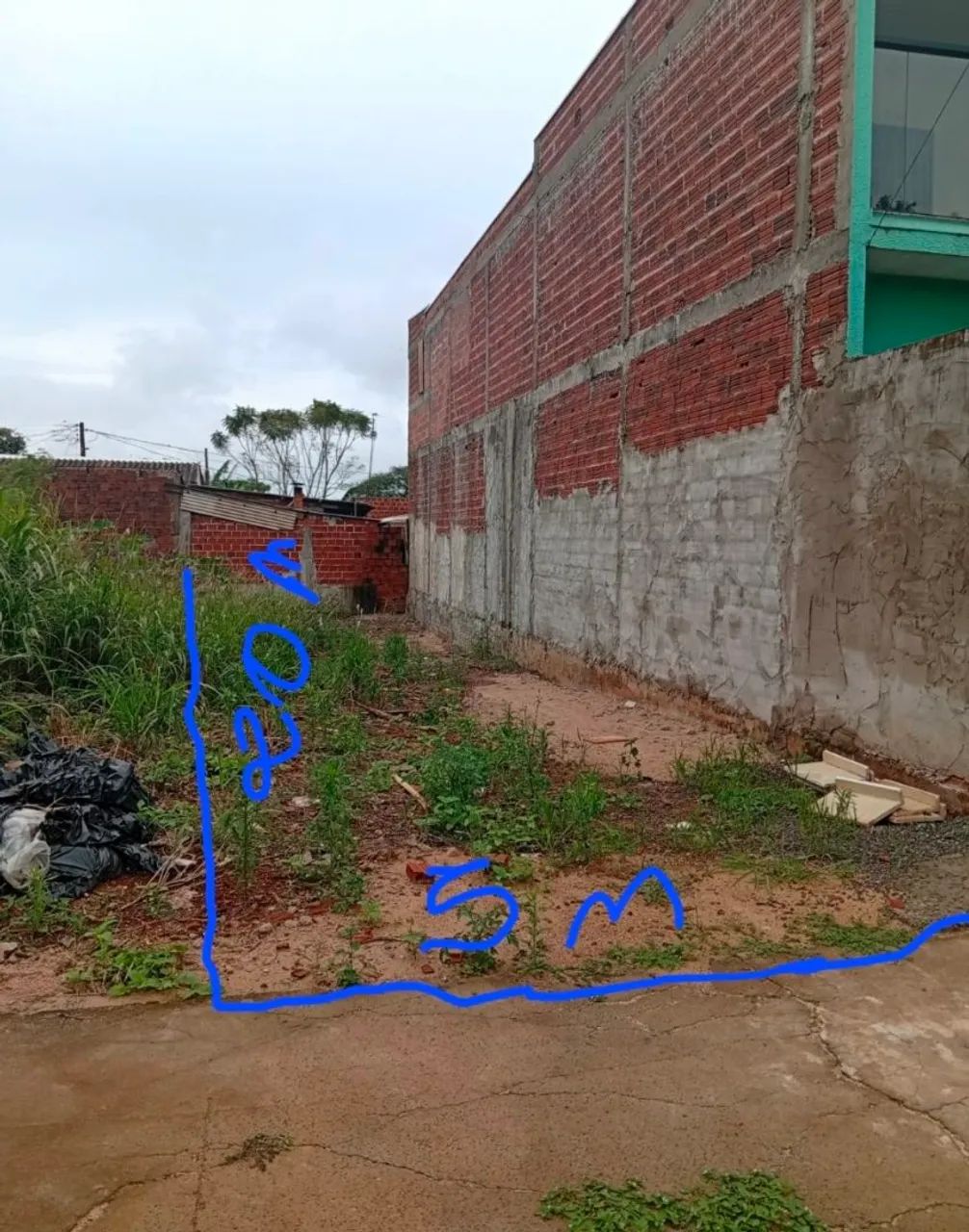 Meio terreno quitado 