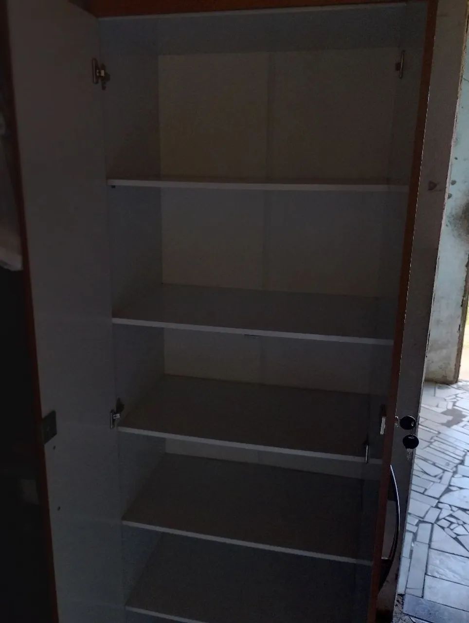 Vendedor um guarda roupa de solteiro  - Foto 3