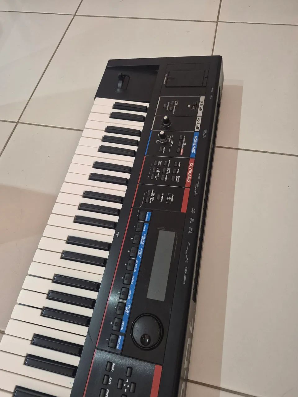 TECLADO ROLAND JUNO DI - Foto 5