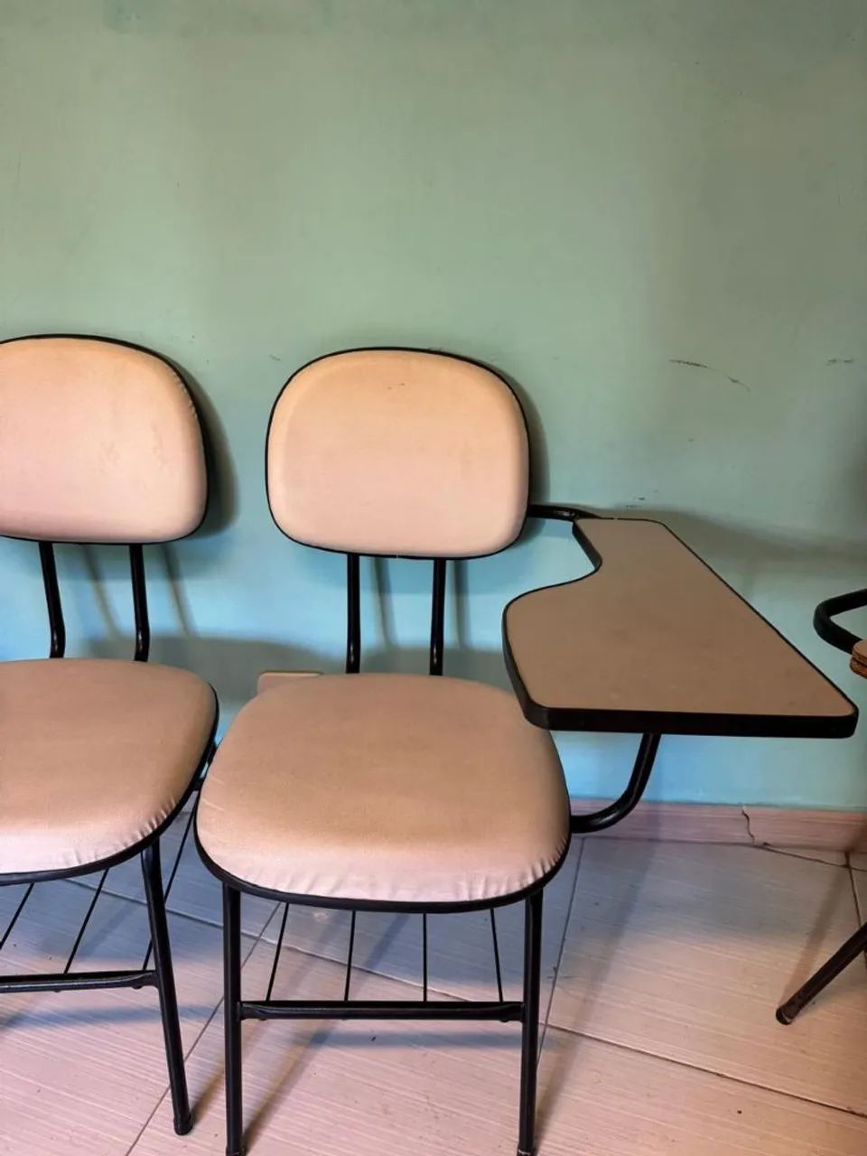 Cadeiras universitárias 10 unidade e uma de brinde