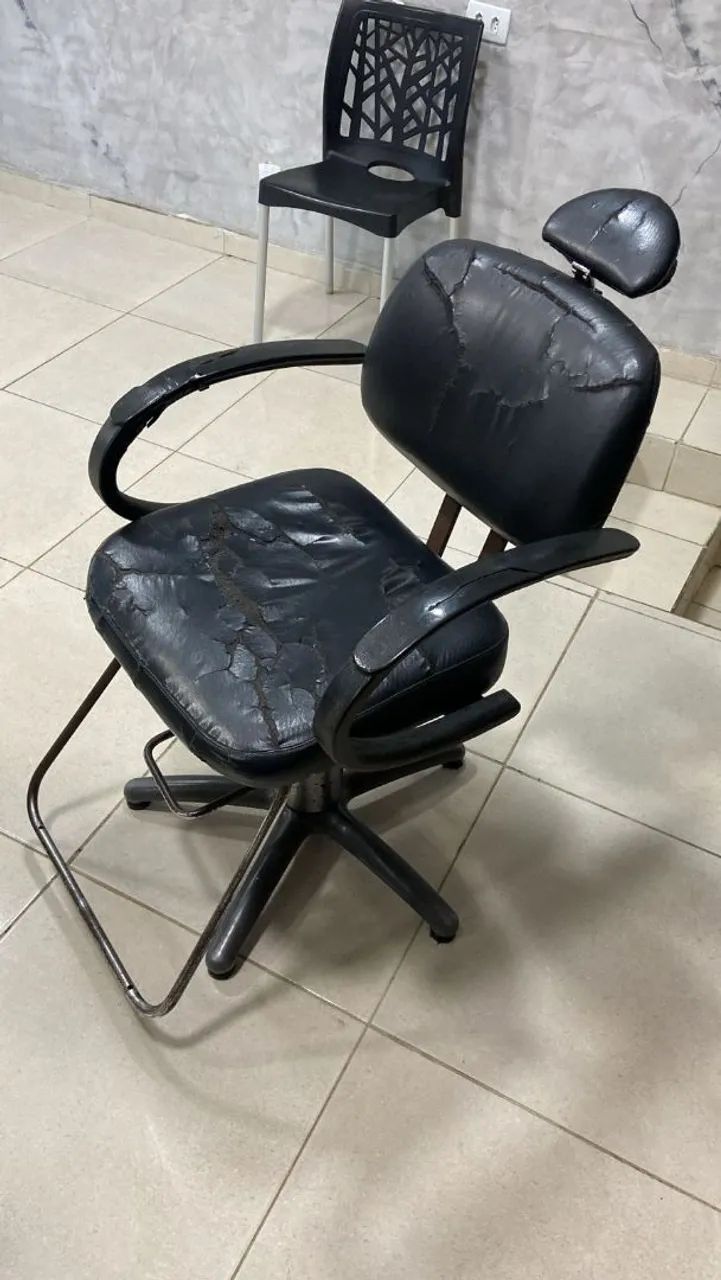 Cadeiras de barbeiro usado - Foto 3