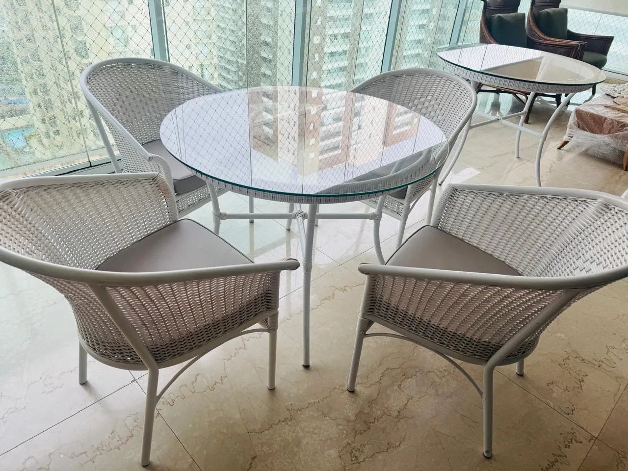 Mesa circular para varanda 