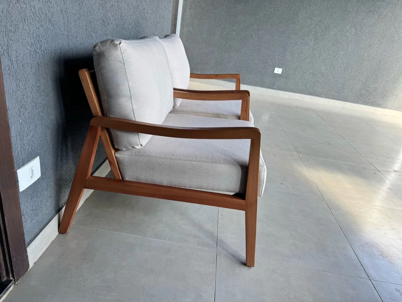  Poltrona Madeira Maciça Giulia Luxo Bege - Foto 2