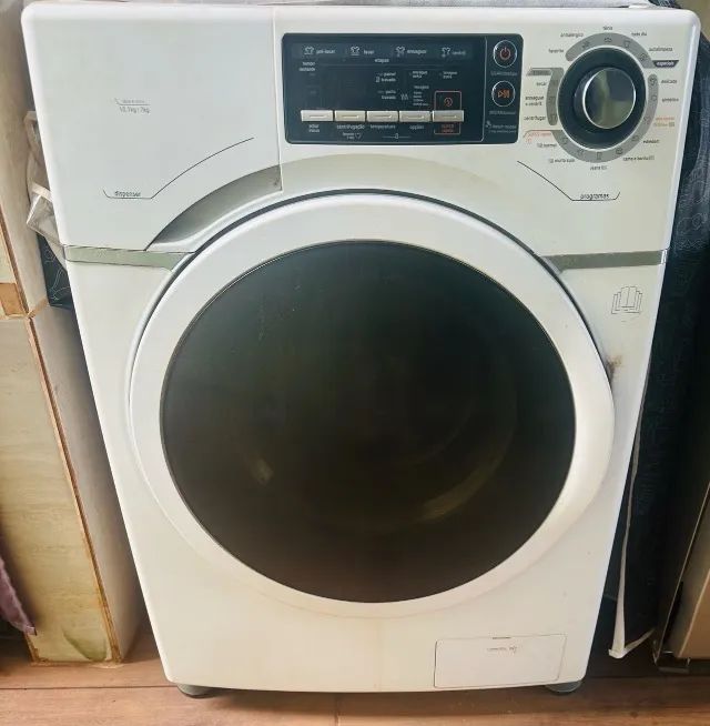 Máquina lava e seca (retirada de peças)