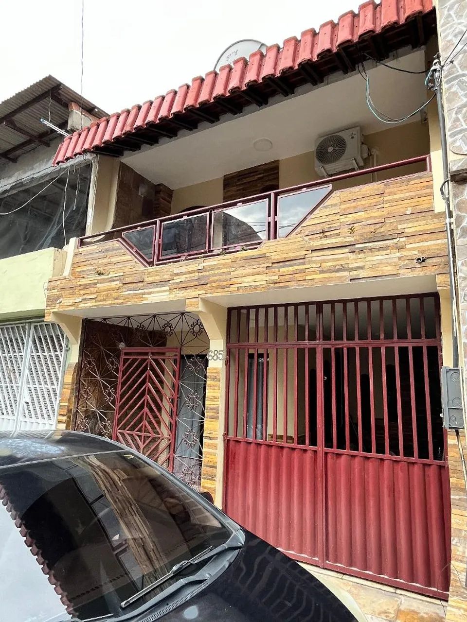 Alugo excelente casa mobiliada. 