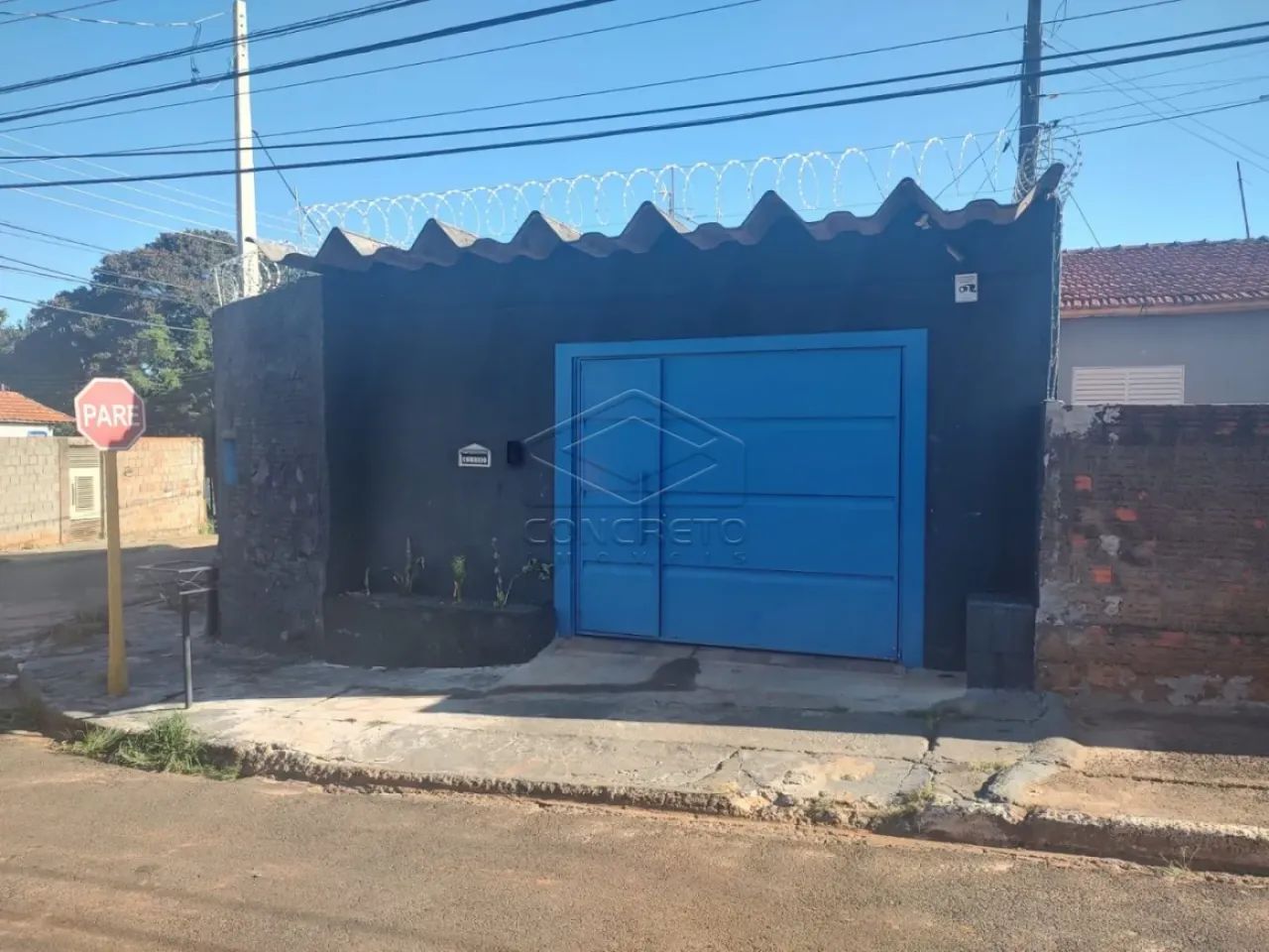 Casa com área de lazer, oportunidade na VILA DUTRA!!