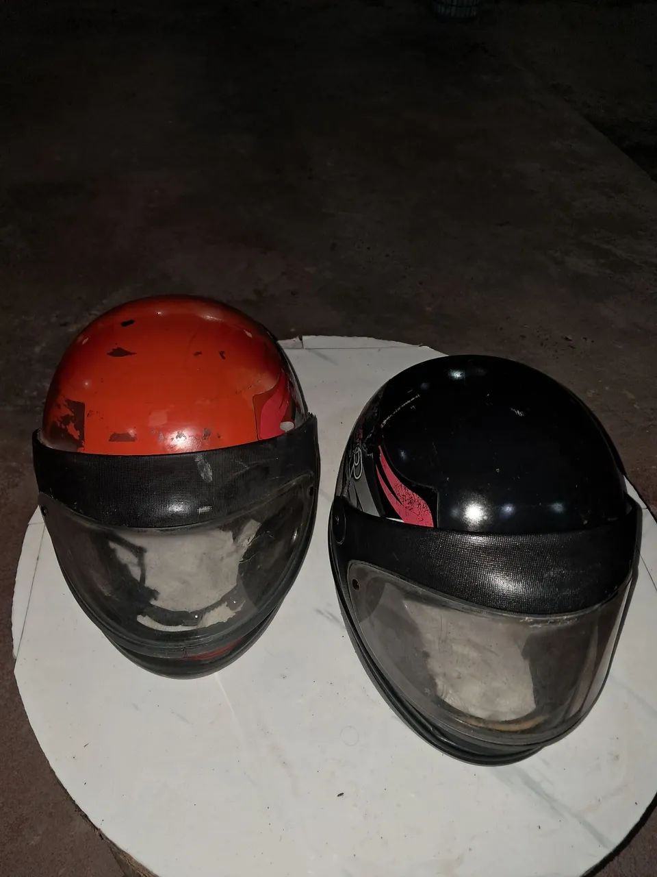 Vendo 2 Capacetes