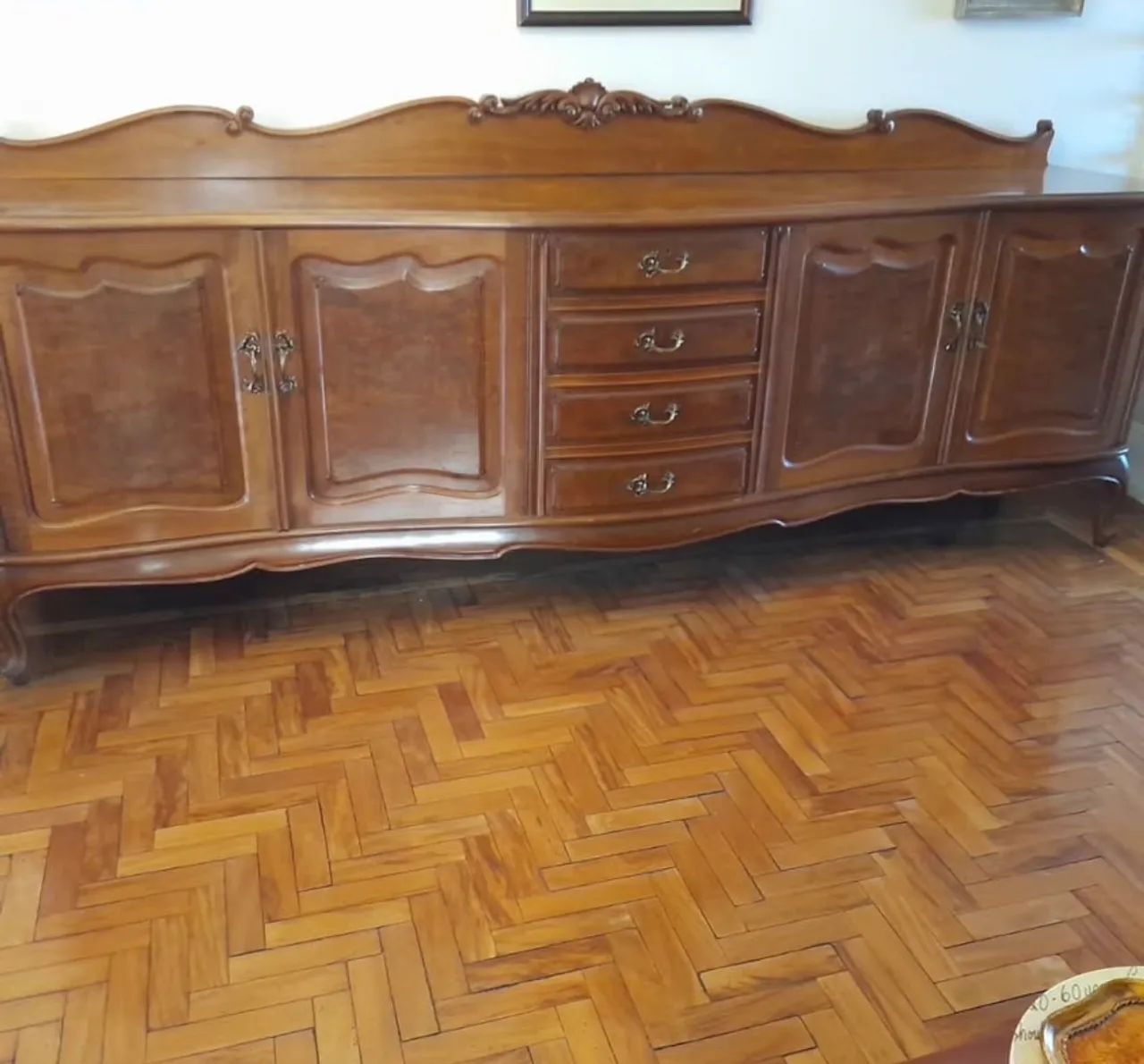 Buffet de Jacarandá antigo 