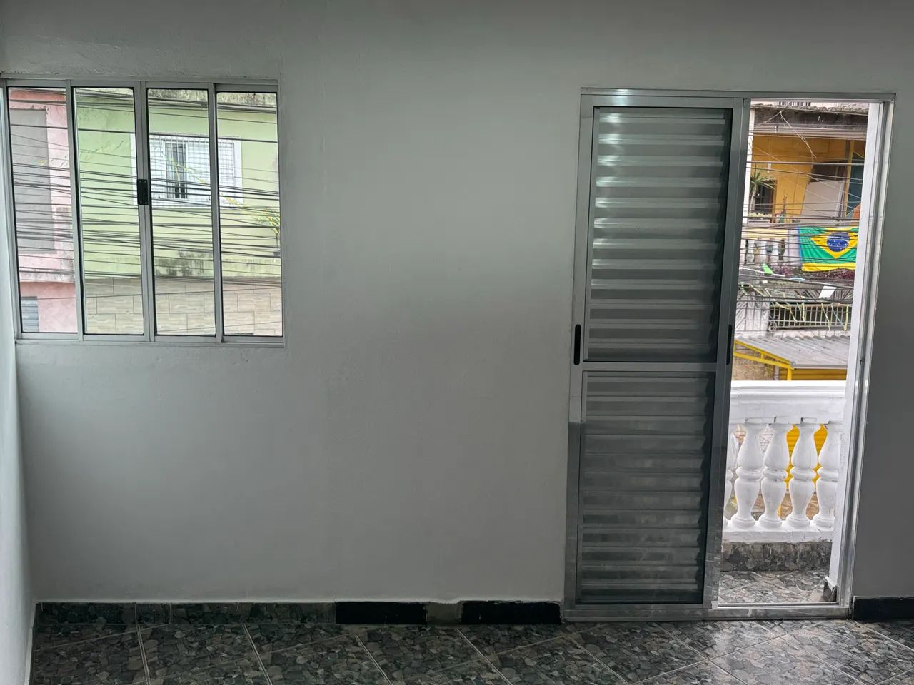Alugo casa 3 cômodos 
