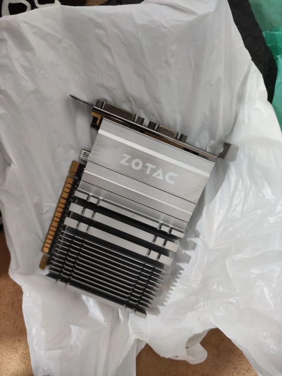 Placa de vídeo zotac GT 610