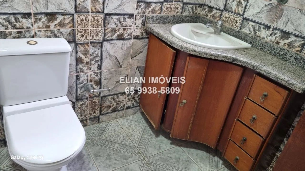 Sobrado excelente com sacada, 5 quartos sendo 3 suites, e edícula - Foto 3