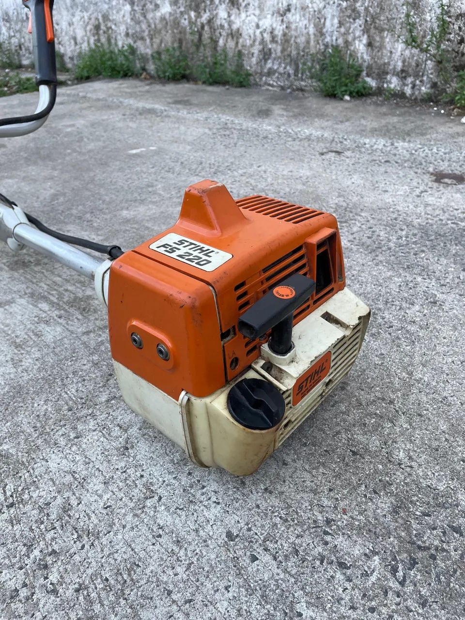 Vende-se esta roçadeira Stihl - Foto 5