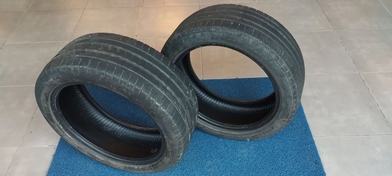 Vendo par de pneus - Pirelli 225/45 R17