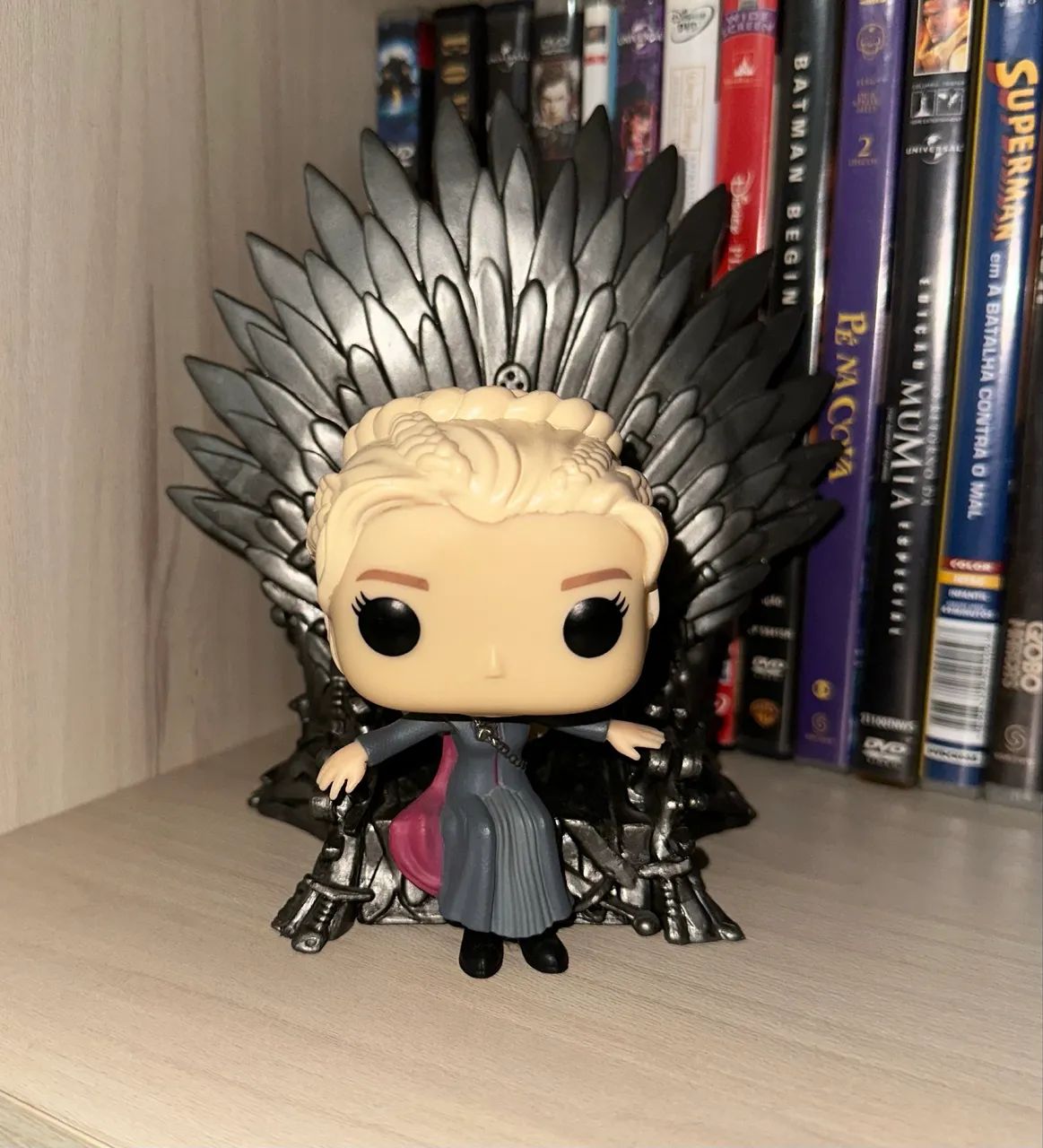 Funko pop original Game of thrones - Daenerys no trono de ferro 