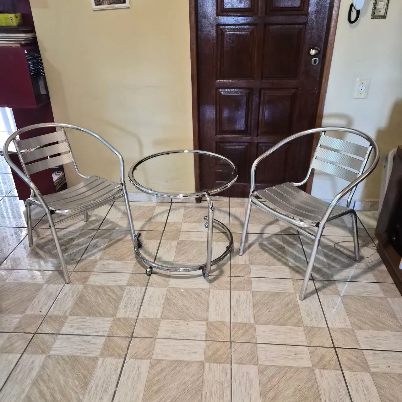 Mesa e 2 cadeiras R$ 150 - Foto 5