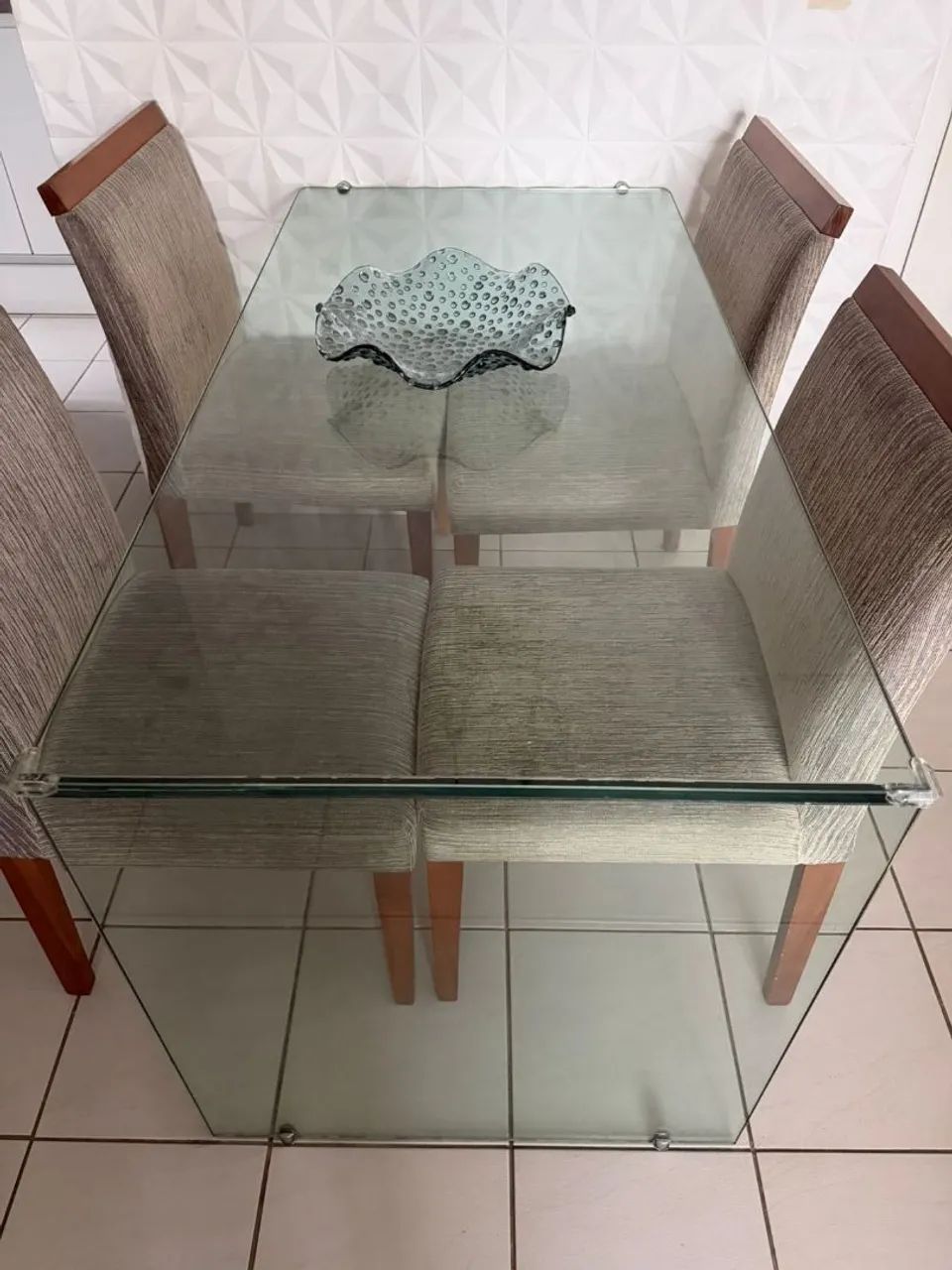 Mesa em vidro 15mm com 6 cadeiras