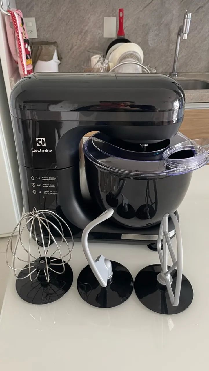 Batedeira Electrolux nova 
