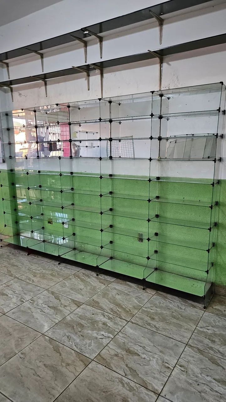 Prateleira mostruário de vidro