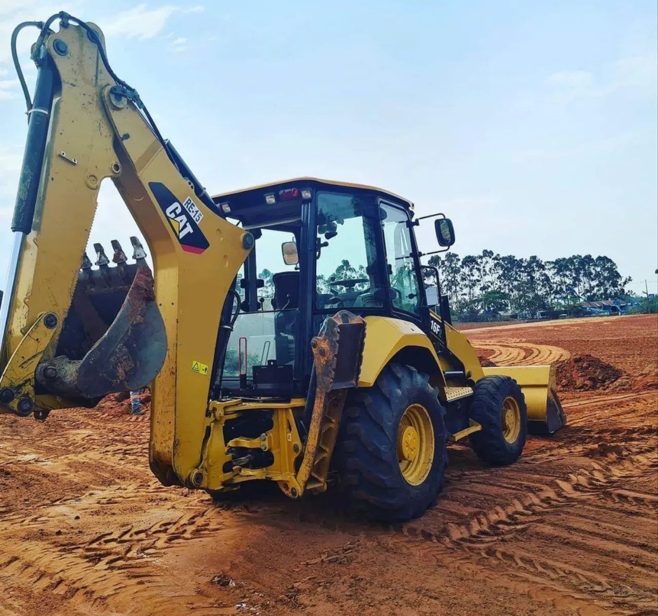 Retroescavadeira Caterpillar 416F2 17/17 - Entrada R$20.000,00 - Foto 5