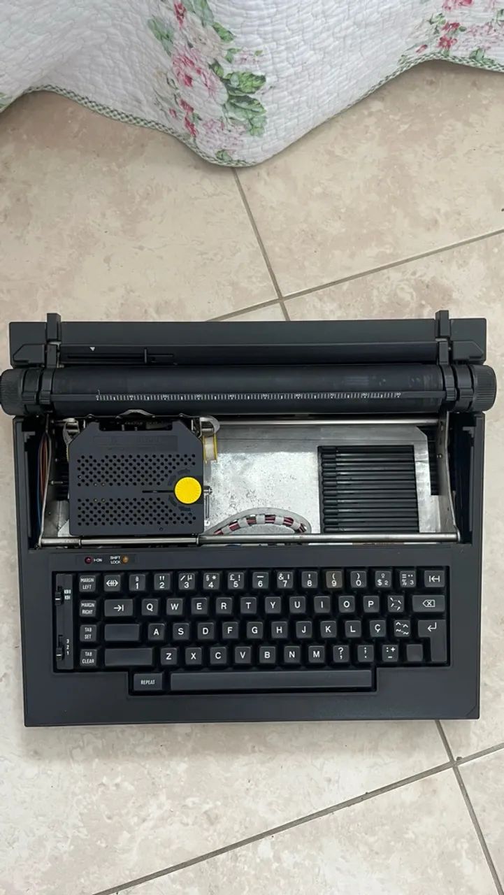 Máquina de escrever - Foto 2