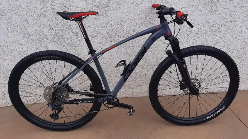 Bike Oggi 7.3, Kit Sram GX, aro 29, bem conservada, tamanho 17, guidom carbono