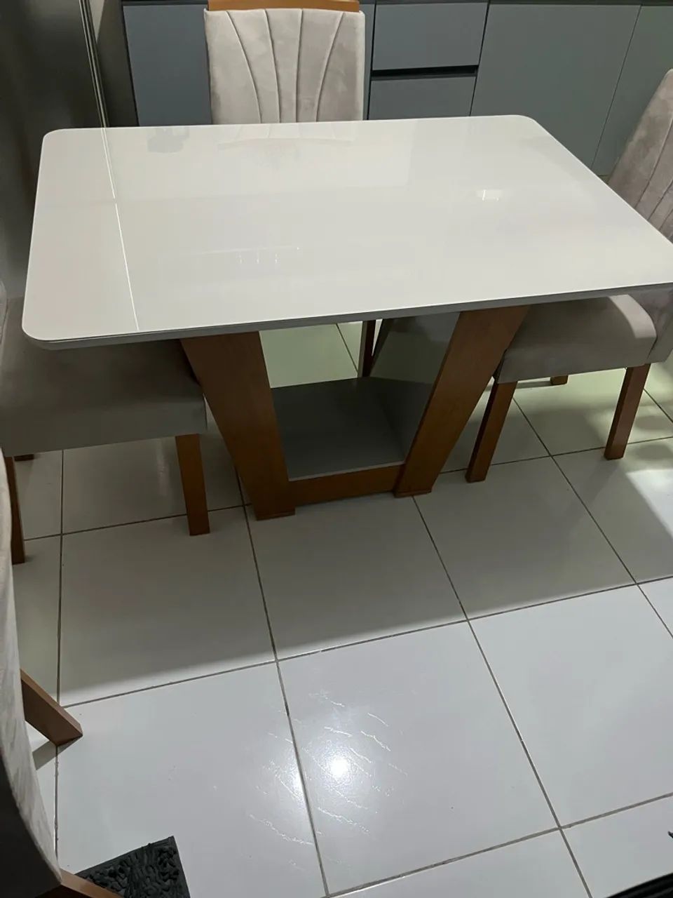 MESA DE 4 cadeiras tampo de vidro nova  - Foto 2