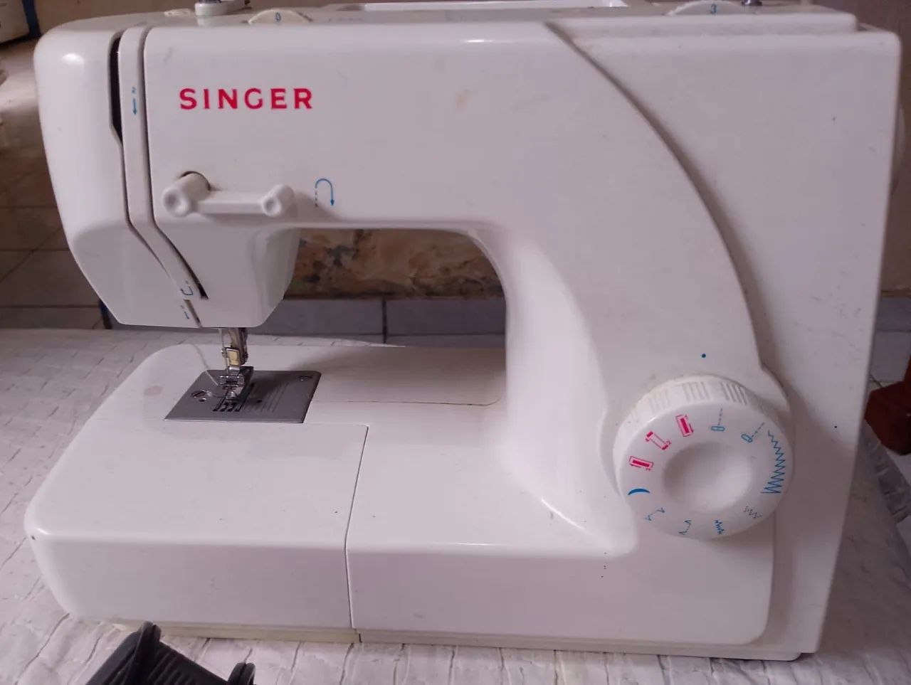 Vendo máquina de costura Singer 