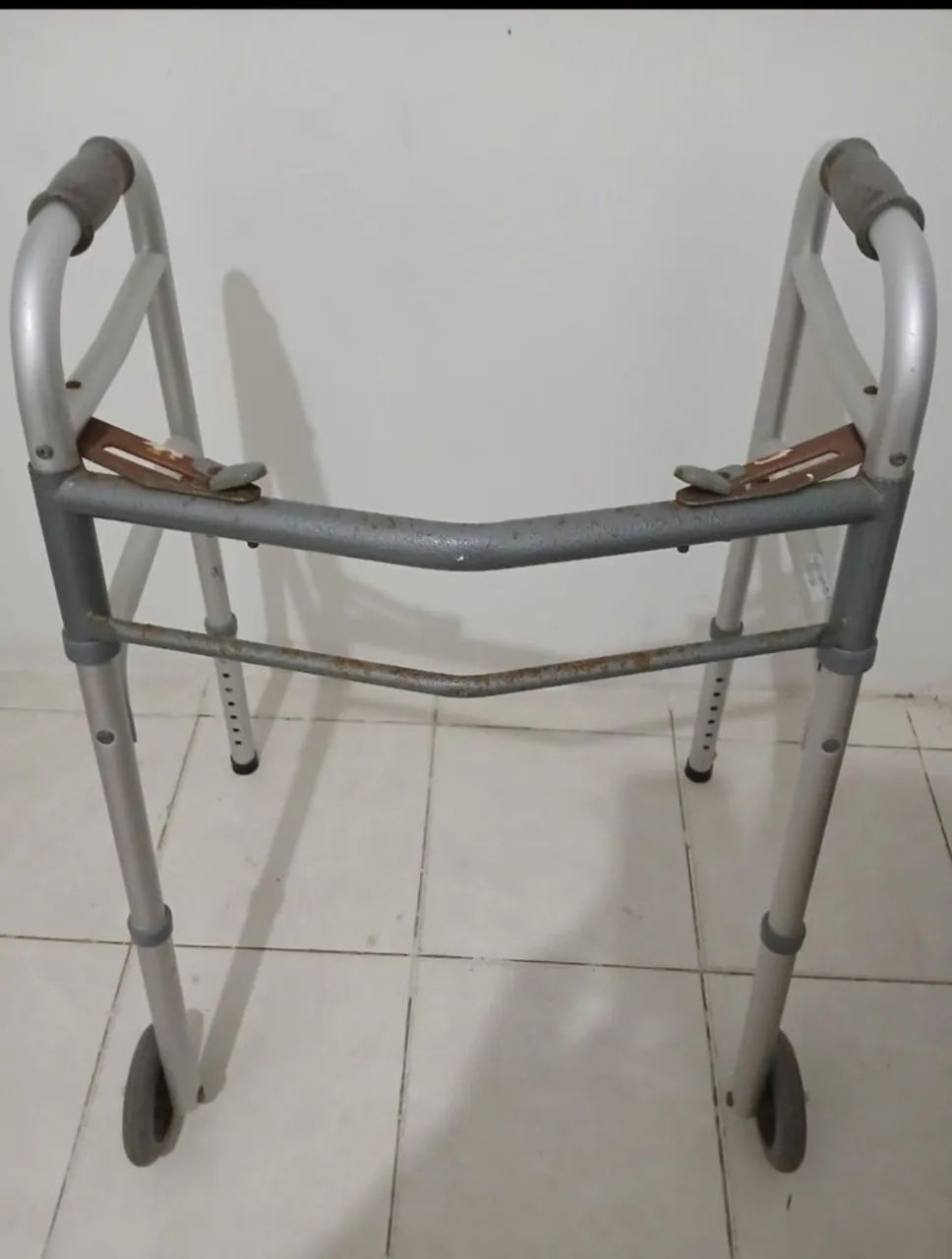 Vendo Andador Adulto  - Foto 3