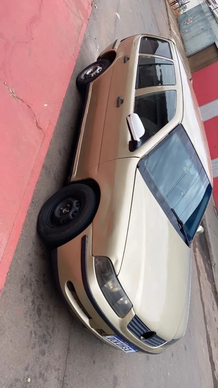 Volkswagen Parati 1000 MI 16V 2P E 4P 2000