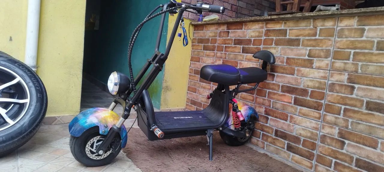 Scooter elétrica praticamente nova 