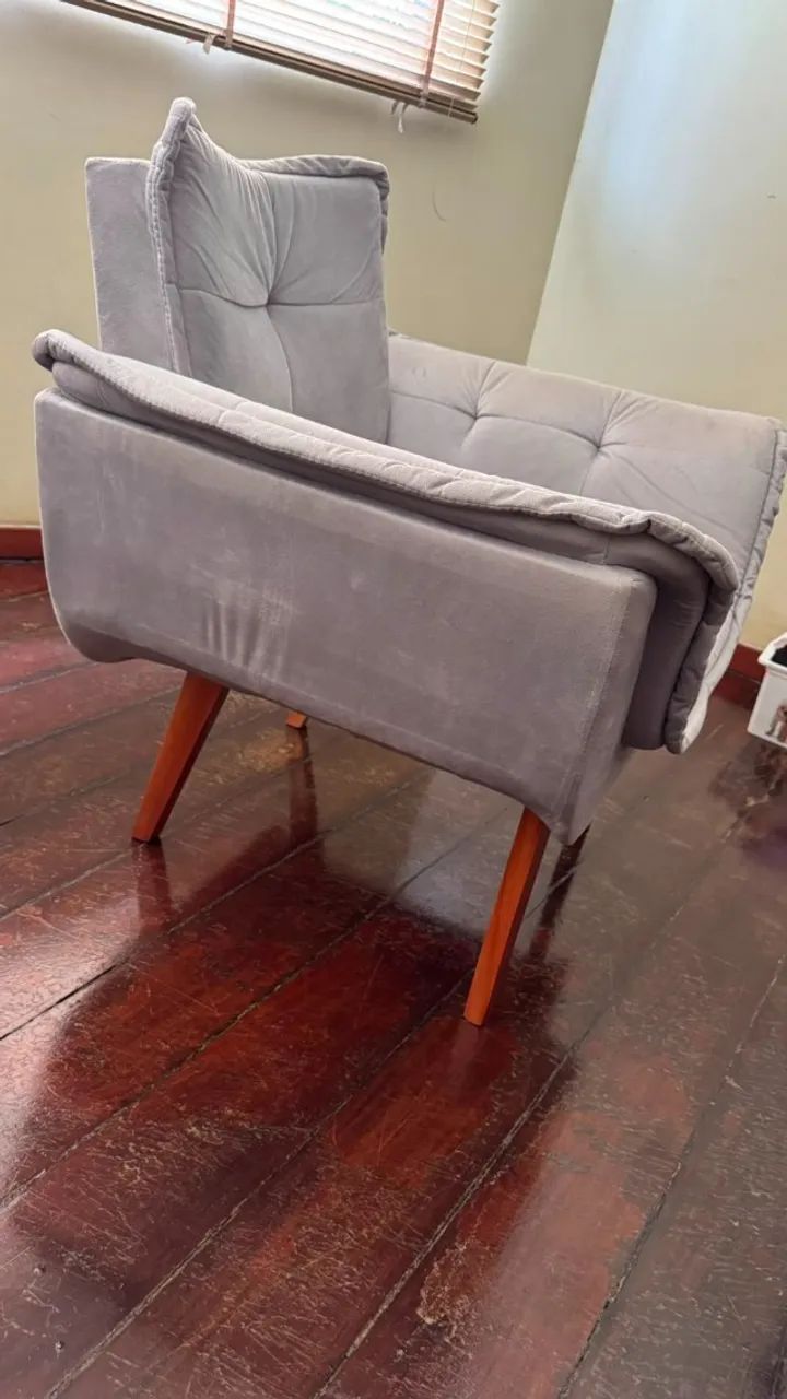 Par de Poltronas Opala em Suede Cinza / Areia (Pés Palito) - Foto 5