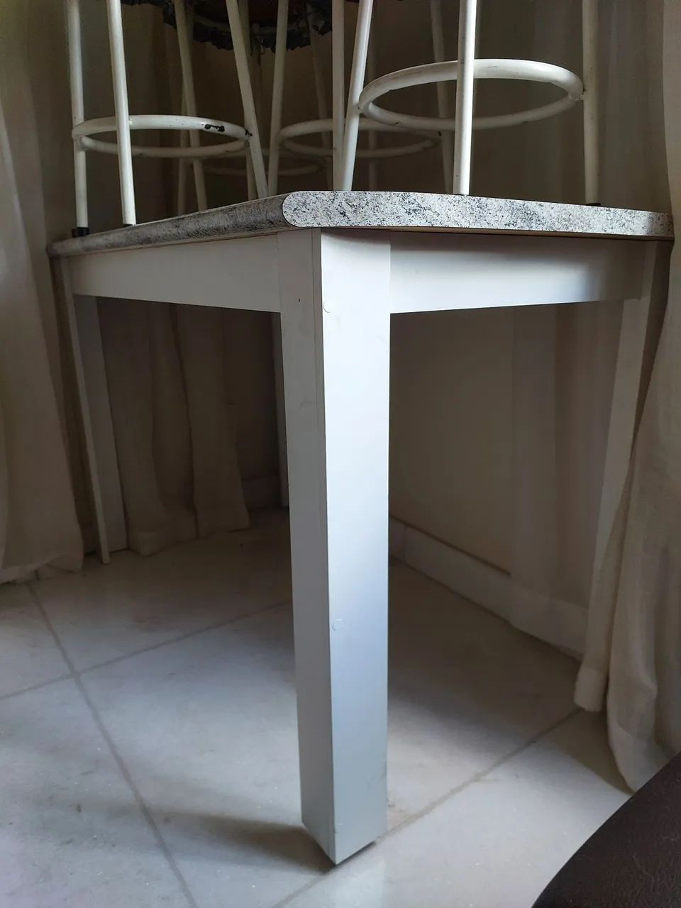 Mesa de cozinha e 4 cadeiras - Foto 3