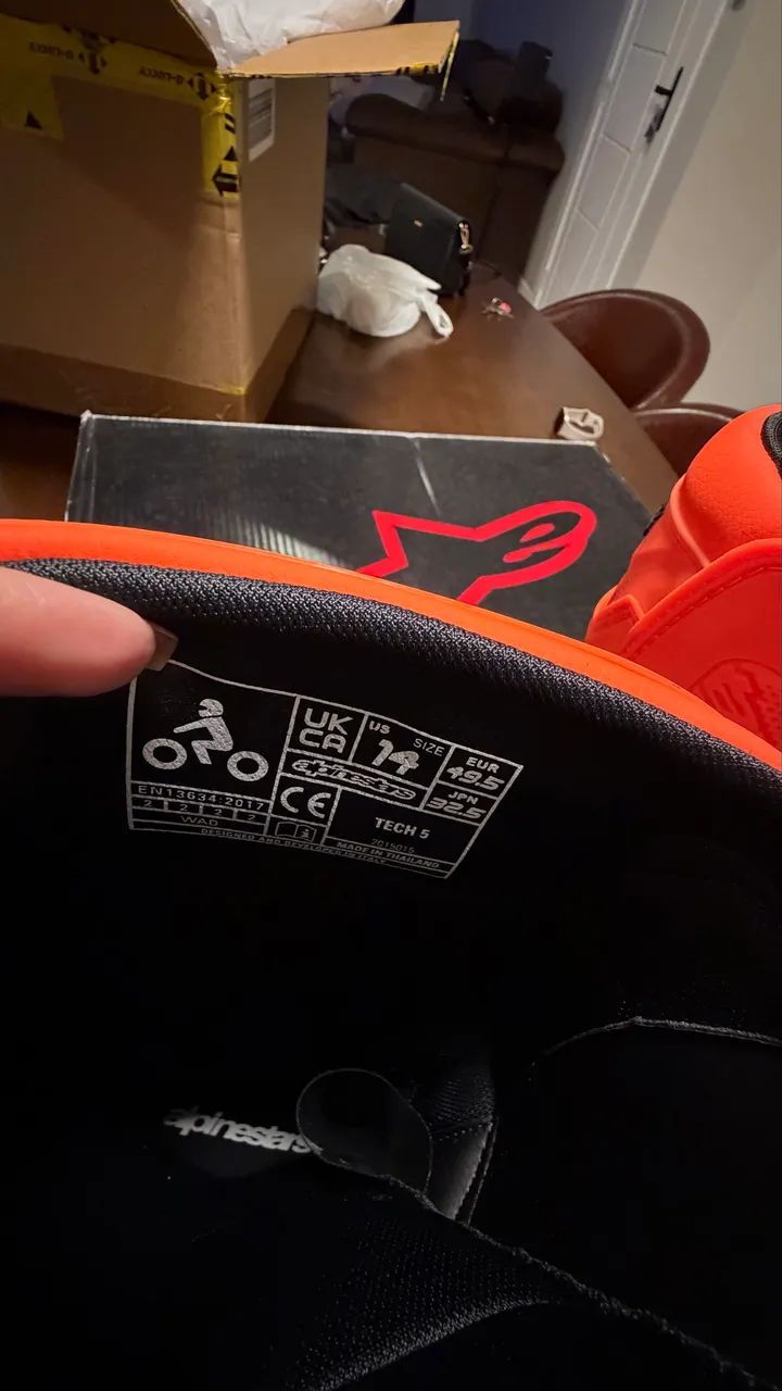 ? BOTA ALPINESTARS TECH 5 - NOVA, SEM USO - Foto 2