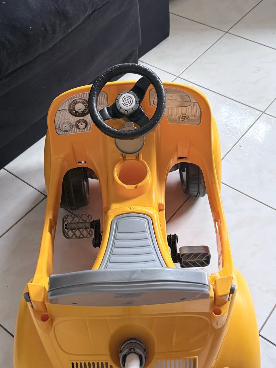 Carrinho de passeio com pedal