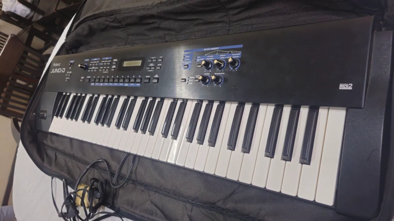 roland juno d