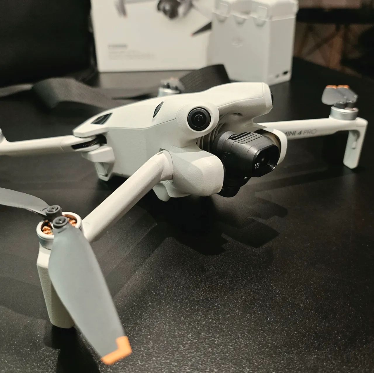 DJI Mini 4 Pro  Fly More Combo Plus (RC 2 - Controle com tela) - Foto 5