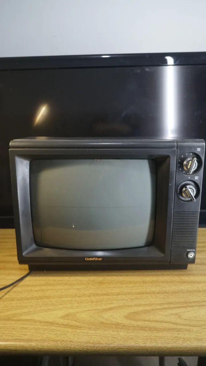Tv de luxo antiga 