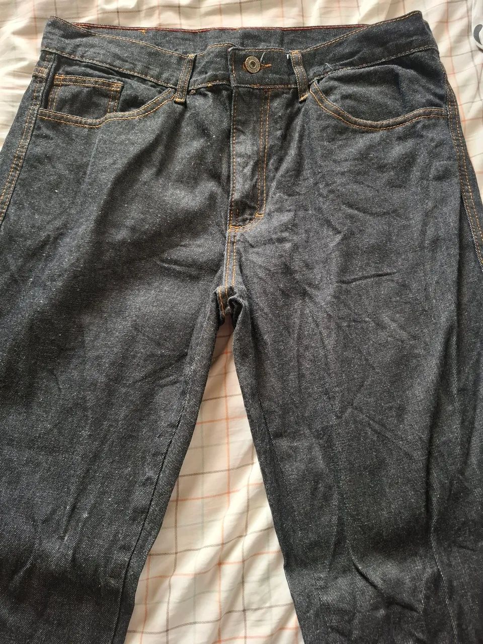  Calças jeans azul e preta tamanho 46 - Foto 3