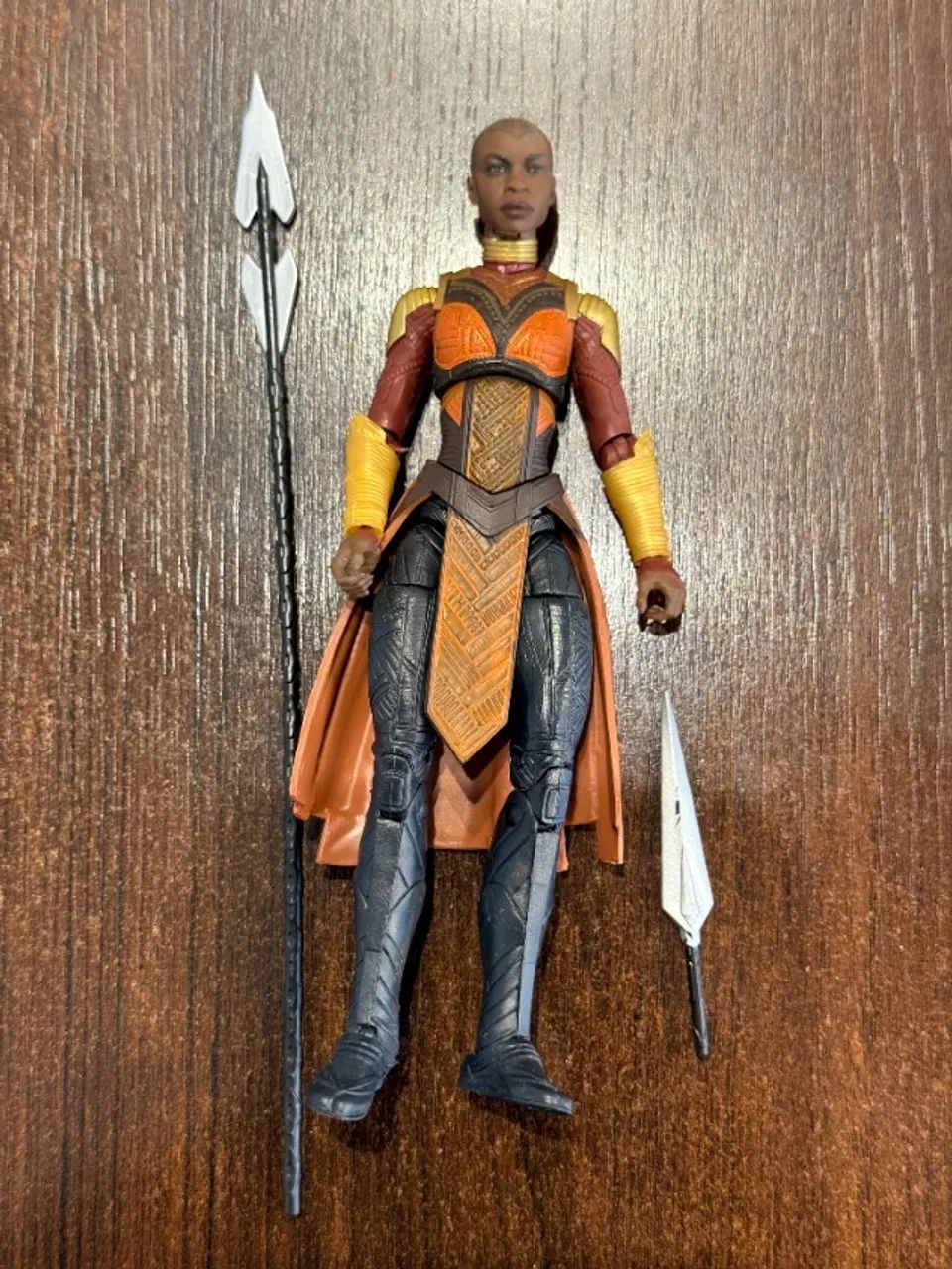 MARVEL LEGENDS OKOYE MOVIE BAF COMPLETO 