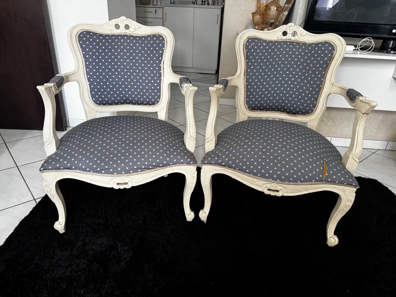 Conjunto sofás e poltronas estilo Luis XVI - Foto 3