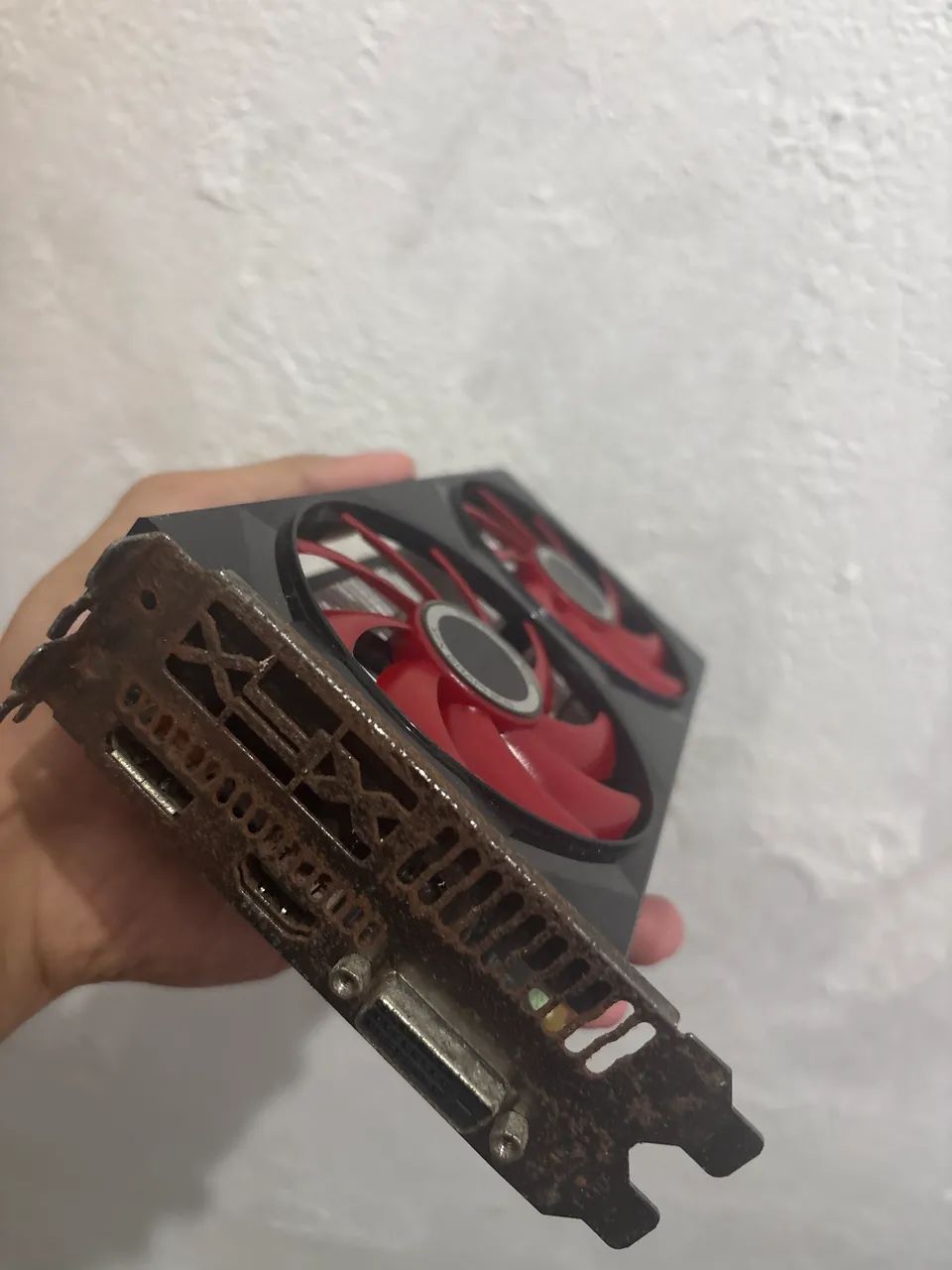 RX 550 4GB COM DEFEITO ENFERRUJADA - Foto 3