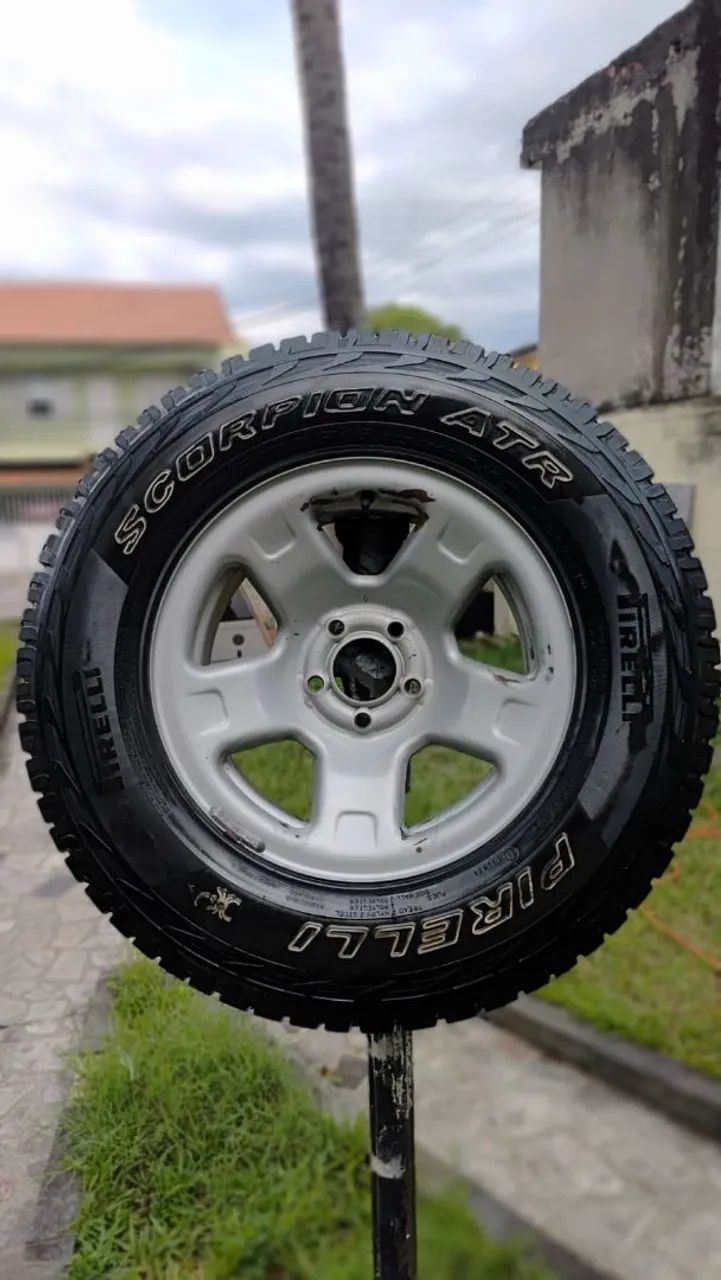 Vendo pneu 245/70 aro 16 em perfeito estado  - Foto 5