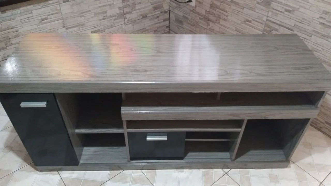 Rack Cinza e Preto (Em Bom Estado Geral)