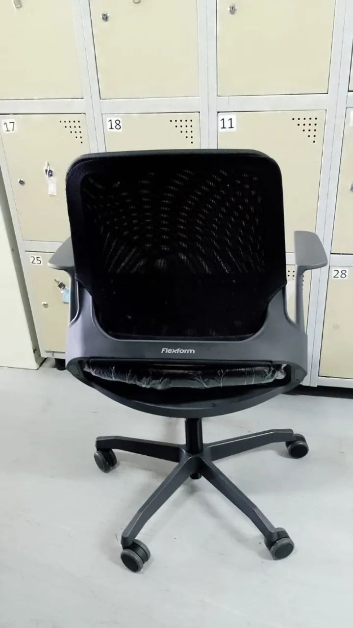Cadeira de Escritório  - My Chair da Marca Flexform. - Foto 2
