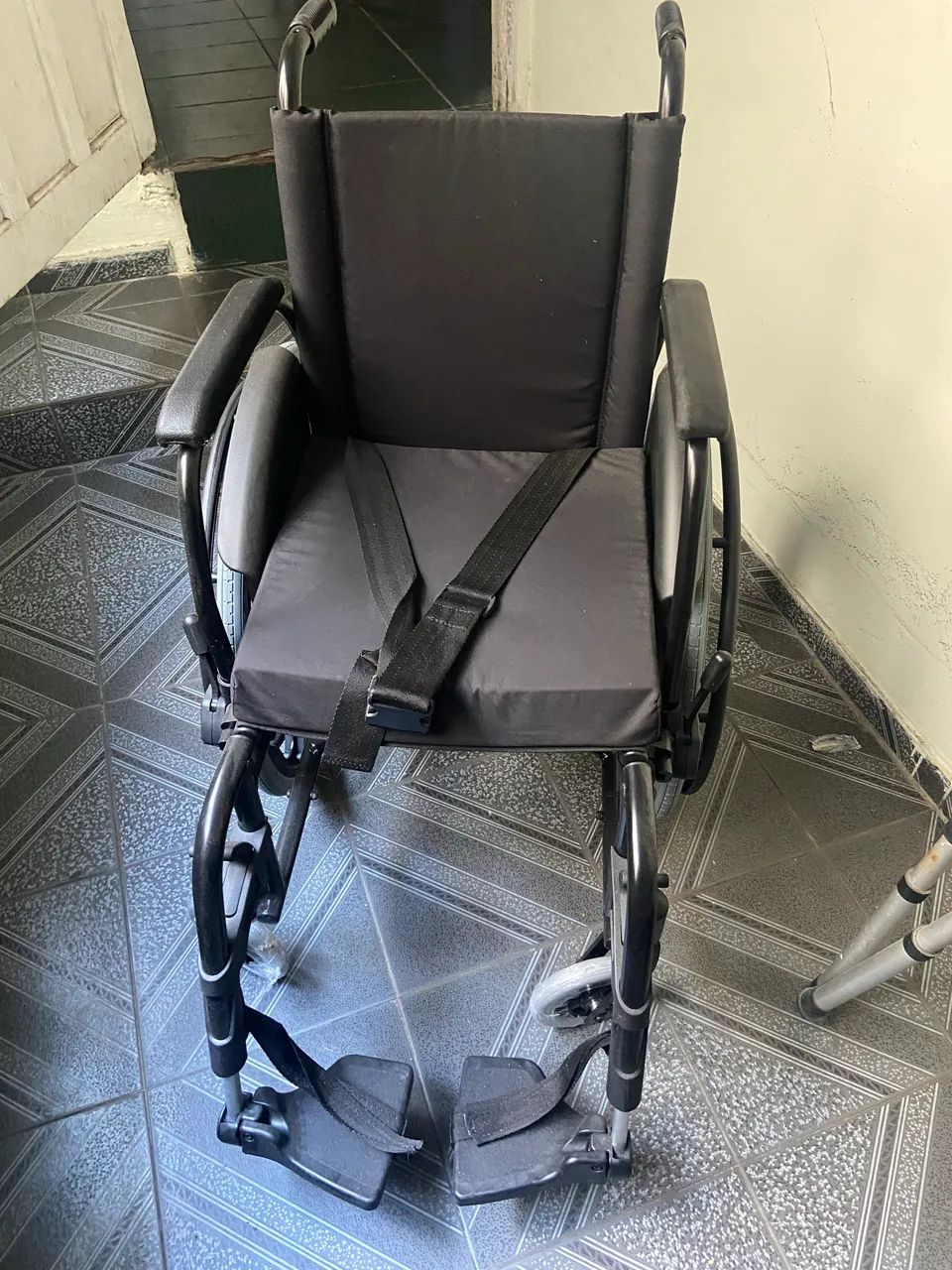 Cadeira de roda - Foto 2