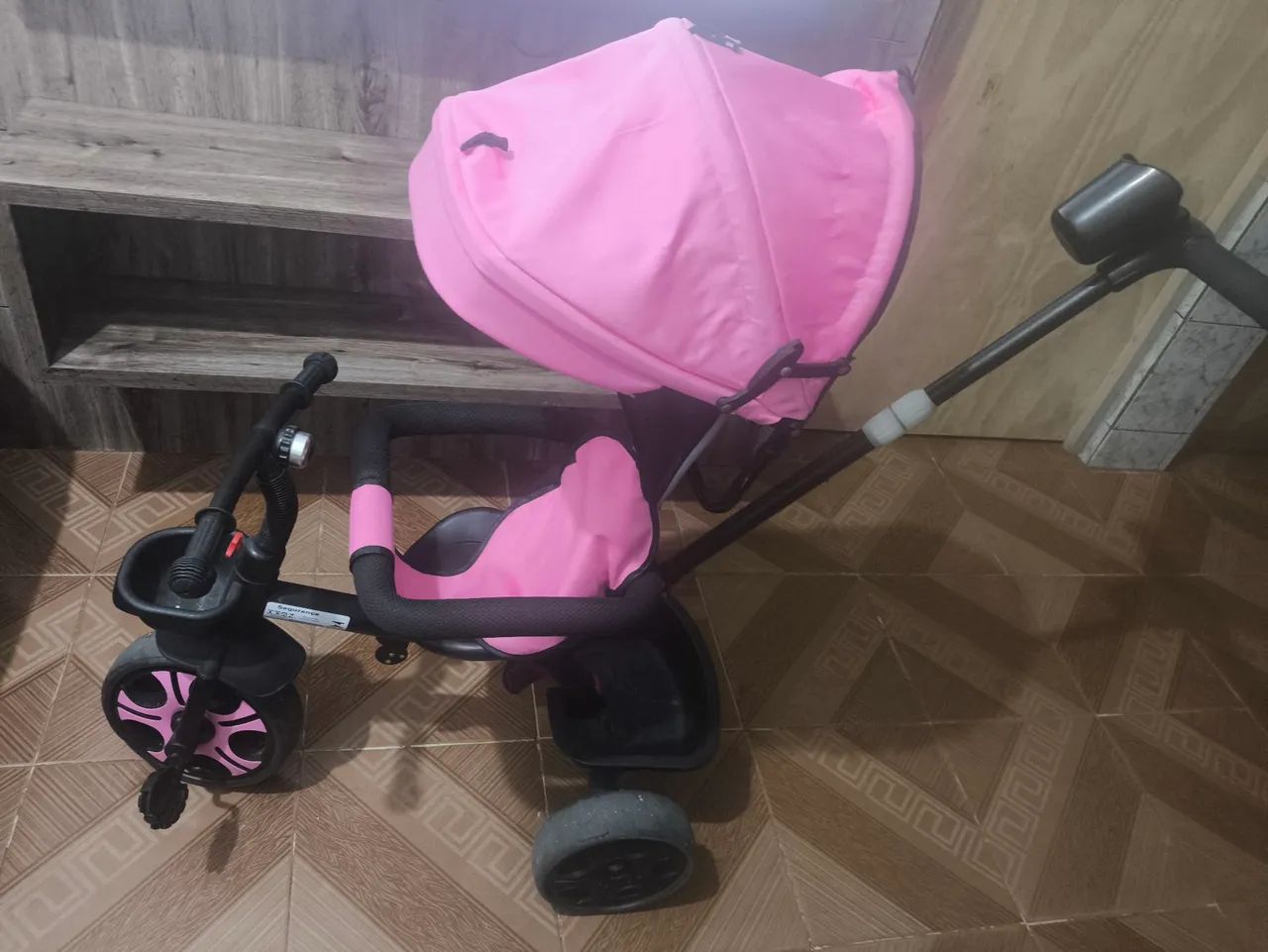 Triciclo infantil seminovo